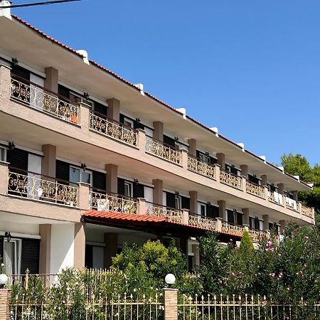 מלון מטהמורפוסי Porto Matina מראה חיצוני תמונה
