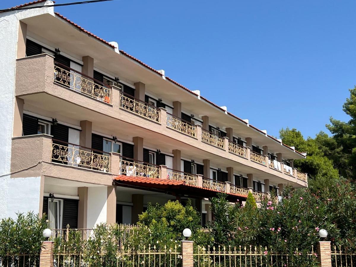 מלון מטהמורפוסי Porto Matina מראה חיצוני תמונה