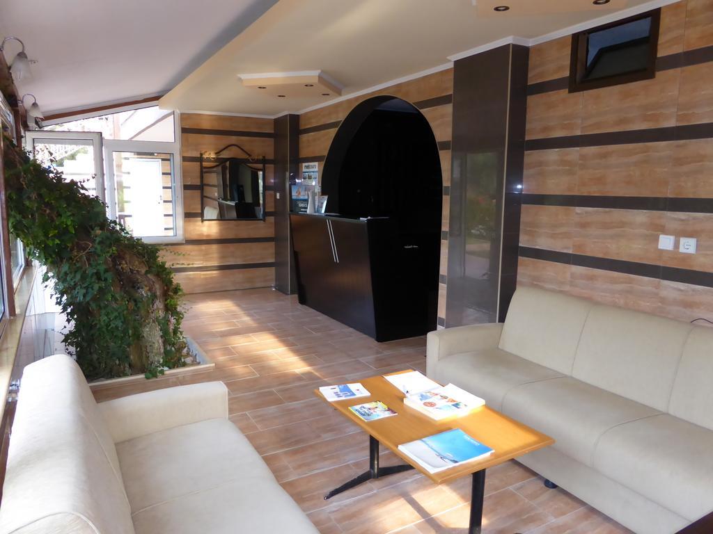 מלון מטהמורפוסי Porto Matina מראה חיצוני תמונה