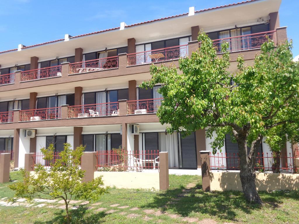 מלון מטהמורפוסי Porto Matina מראה חיצוני תמונה