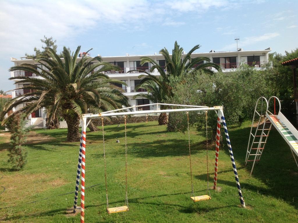 מלון מטהמורפוסי Porto Matina מראה חיצוני תמונה