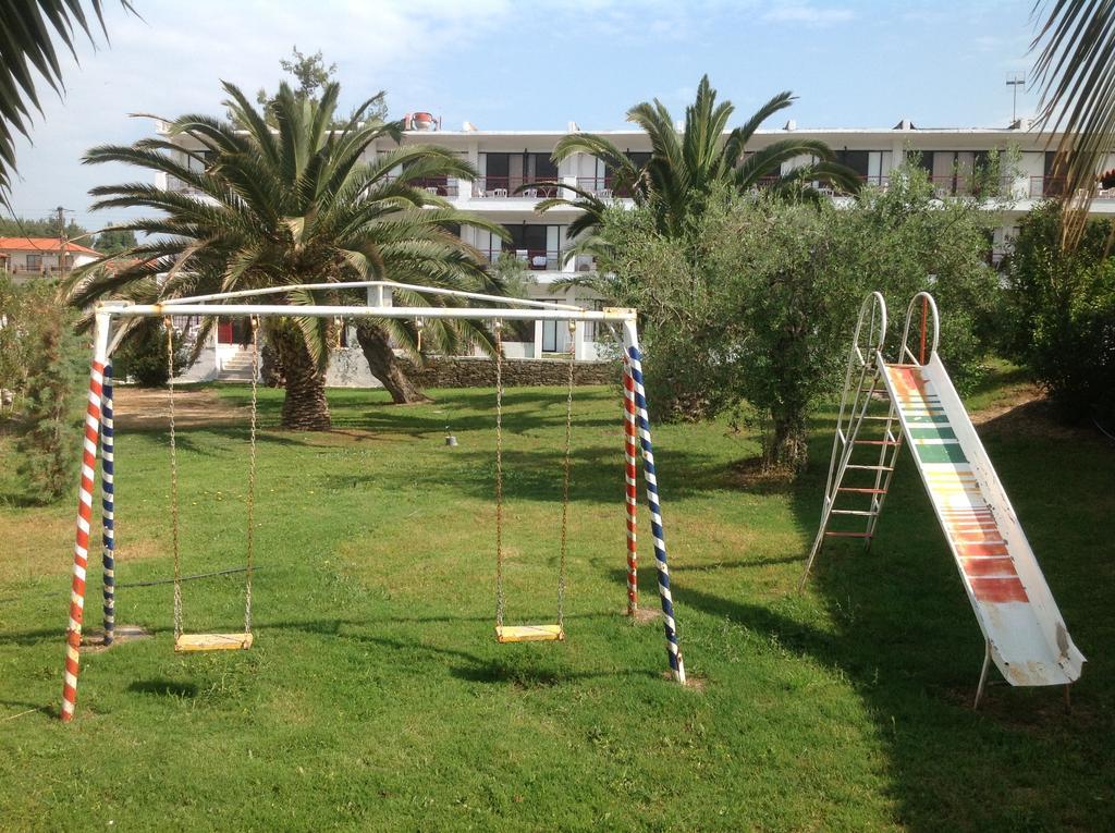 מלון מטהמורפוסי Porto Matina מראה חיצוני תמונה