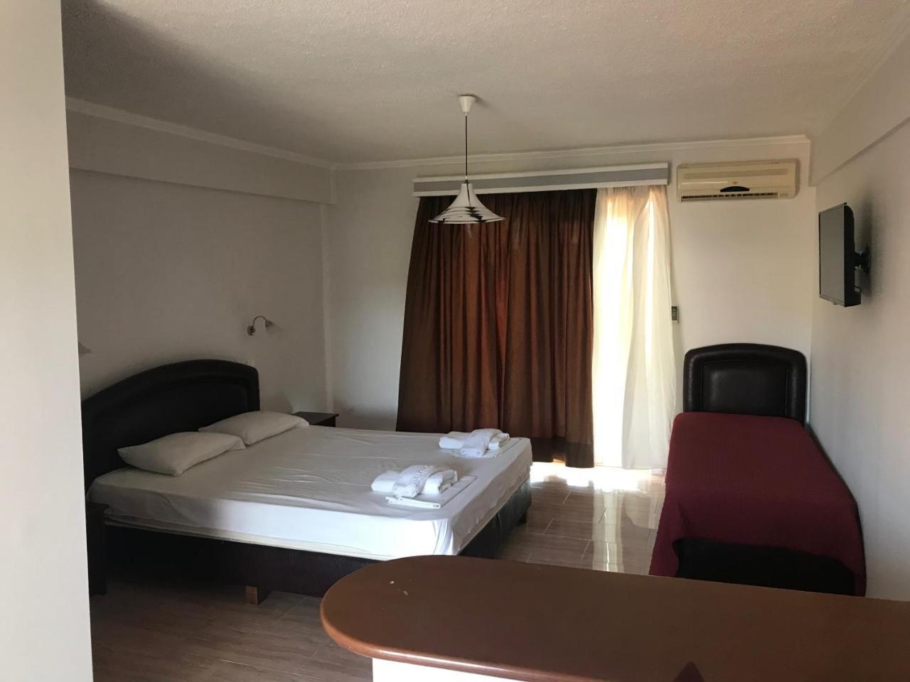 מלון מטהמורפוסי Porto Matina מראה חיצוני תמונה
